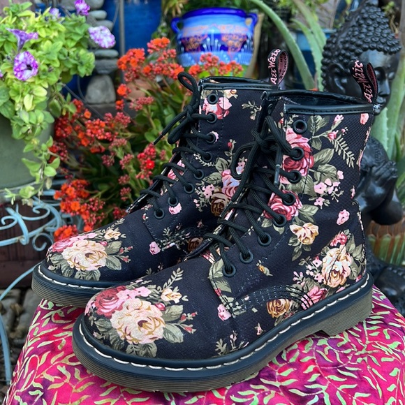 Dr. Martens Victorian Rose Floral Boots - Picture 14 of 16